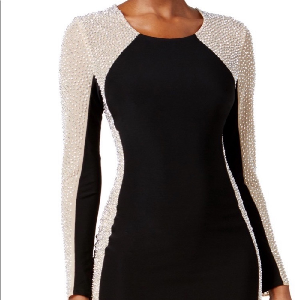 🎉🎉Host Pick🎉 🎉 Xscape Gown - Picture 4 of 5